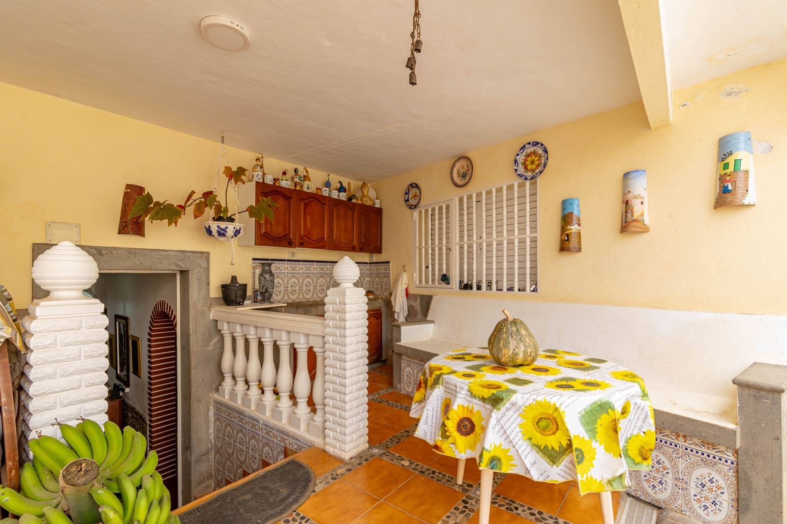 6 bedroom Villa for sale in Arucas with pool garage - € 430,000 (Ref: 8450765)