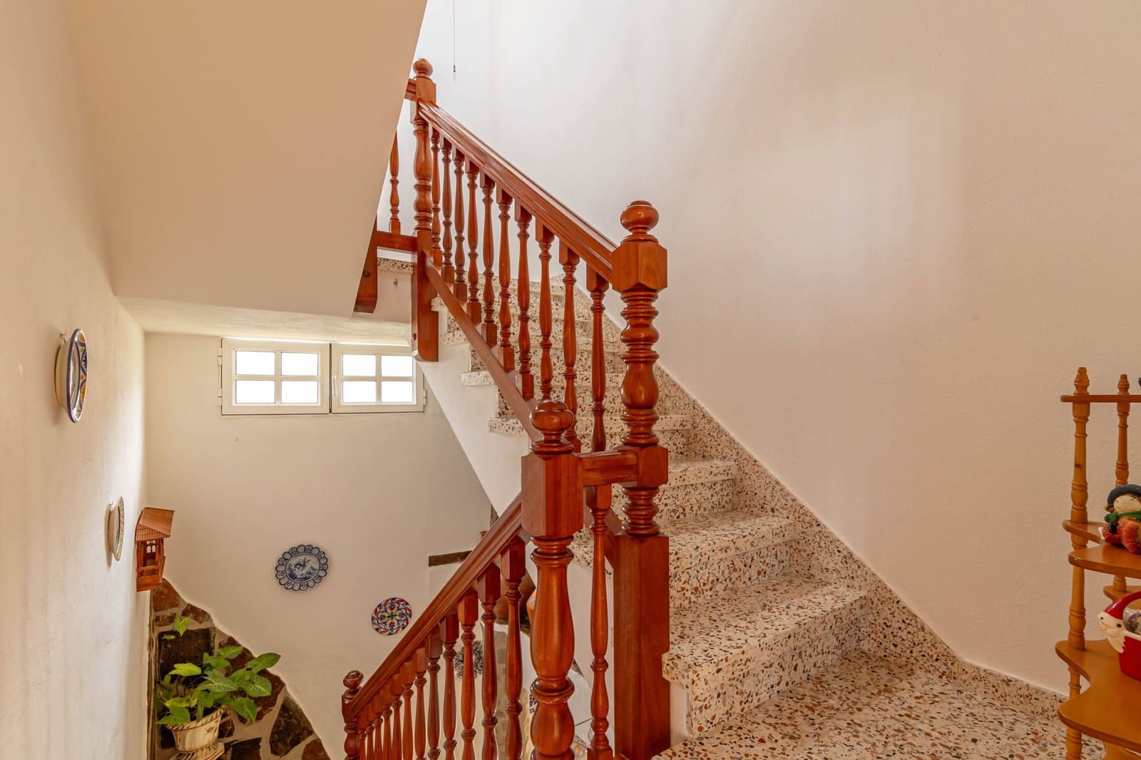 6 bedroom Villa for sale in Arucas with pool garage - € 430,000 (Ref: 8450765)