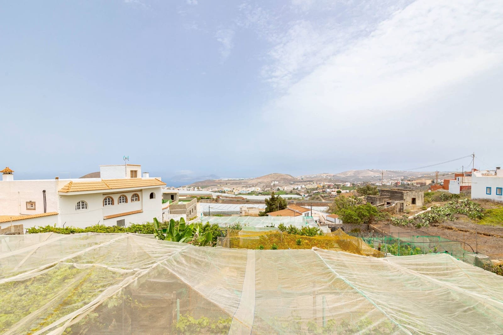 6 bedroom Villa for sale in Arucas with pool garage - € 430,000 (Ref: 8450765)