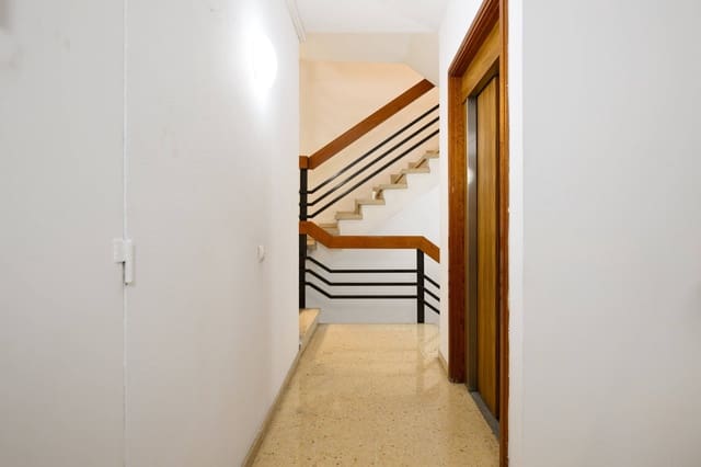 Comercial para venda em Las Palmas de Gran Canaria - 1 500 000 € (Ref: 8495145)