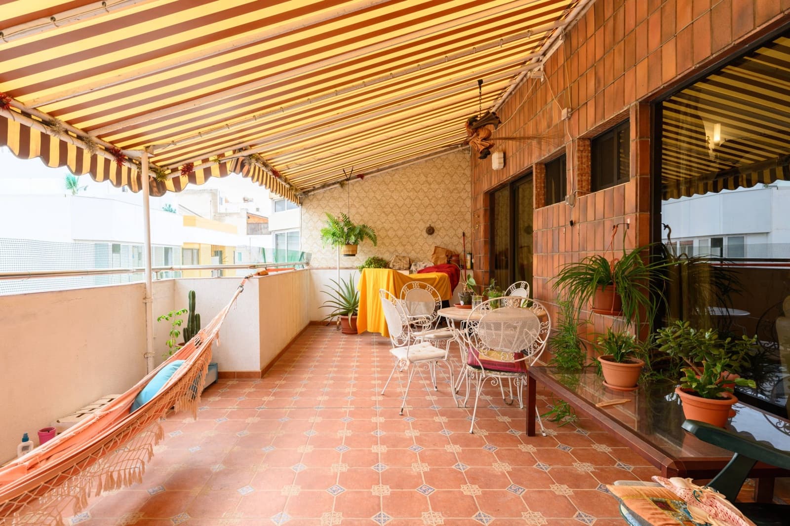 Erhverv til salg i Las Palmas de Gran Canaria - € 1.500.000 (Ref: 8495145)