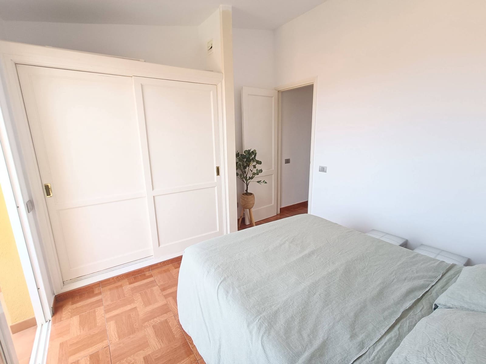 1 soverom Leilighet til salgs i Sonneland med svømmebasseng - € 219 000 (Ref: 8551421)