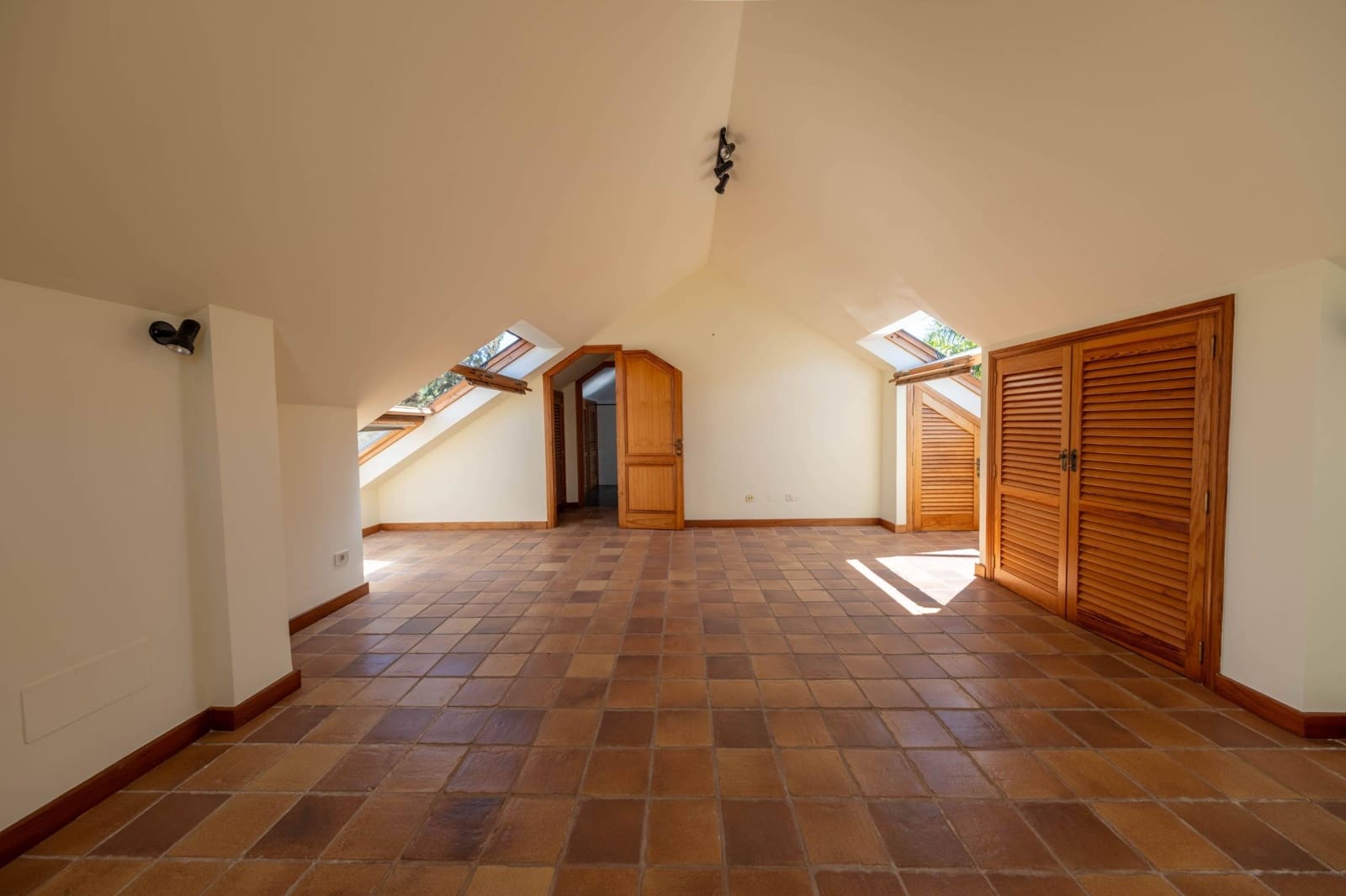 4 soveværelse Villa til salg i Santa Brigida med garage - € 690.000 (Ref: 8559926)