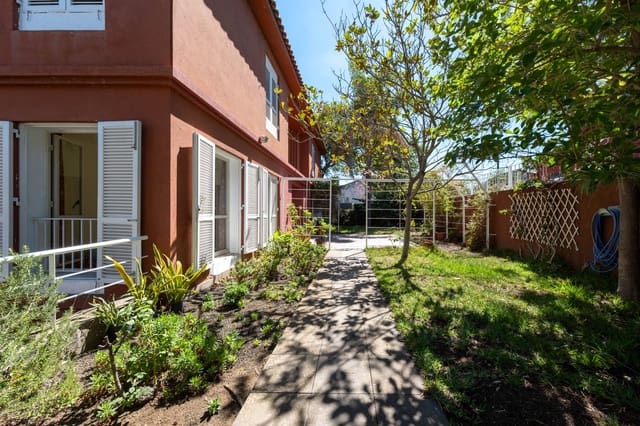 4 soveværelse Villa til salg i Santa Brígida med garage - € 690.000 (Ref: 8559926)