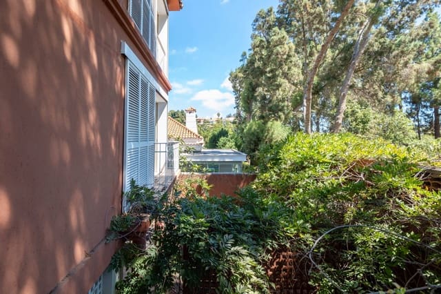 4 soveværelse Villa til salg i Santa Brígida med garage - € 690.000 (Ref: 8559926)