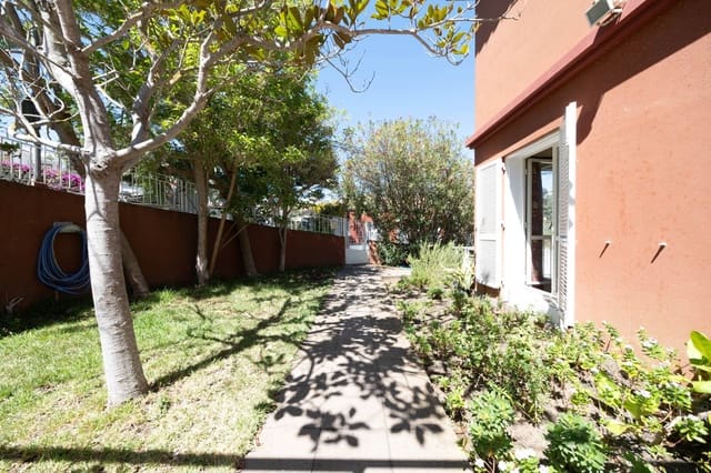 4 soveværelse Villa til salg i Santa Brígida med garage - € 690.000 (Ref: 8559926)