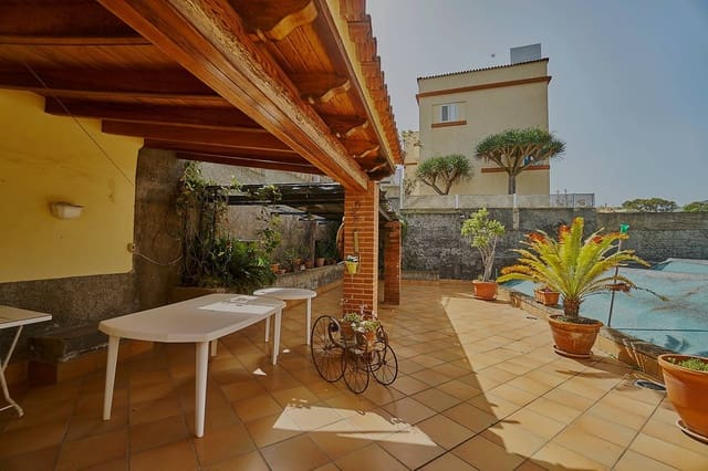 4 soveværelse Villa til salg i Santa Brígida - € 500.000 (Ref: 8570380)