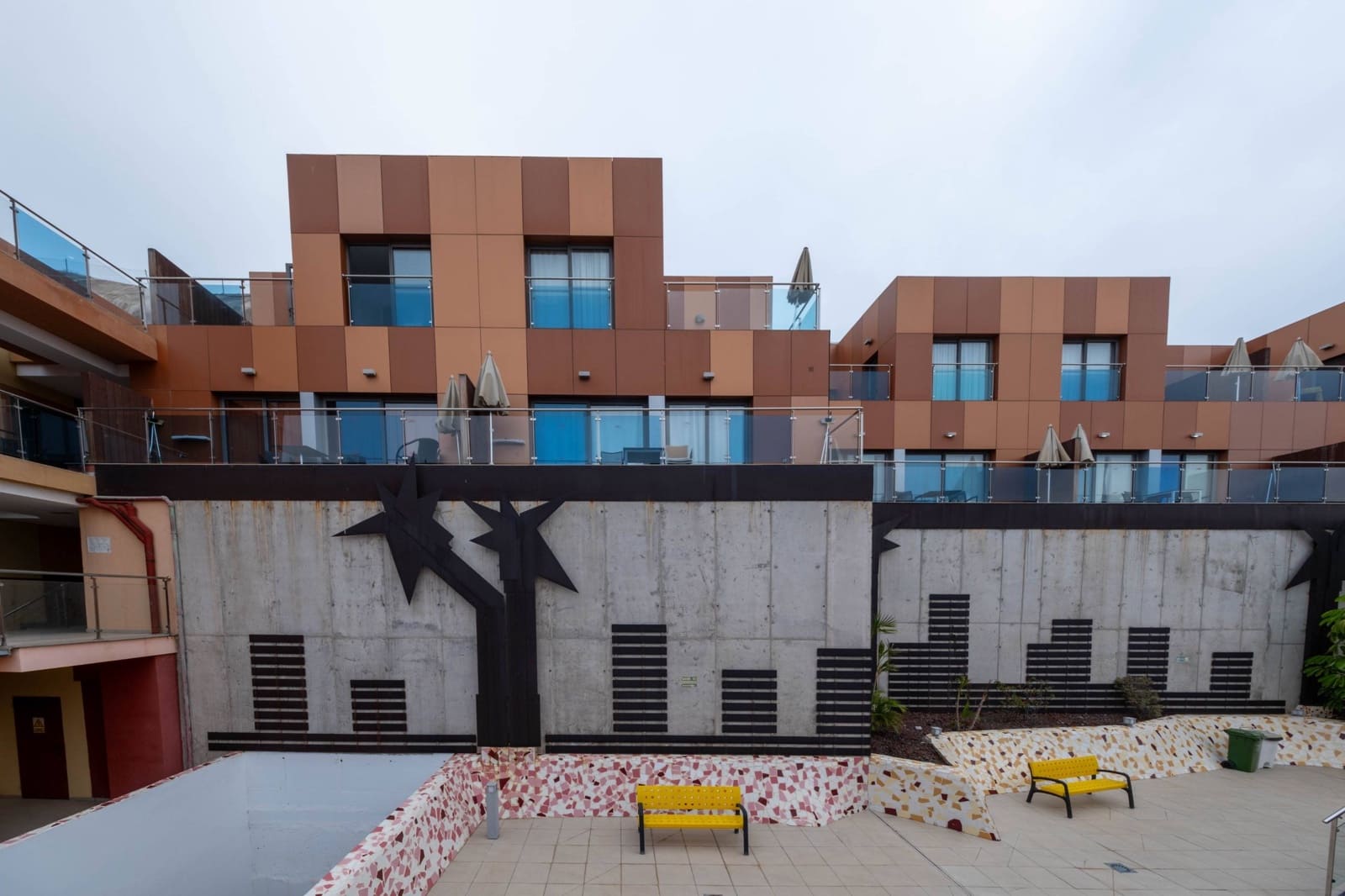 46 bedroom Apartment for sale in Amadores with pool garage - € 11,400,000 (Ref: 8570382)