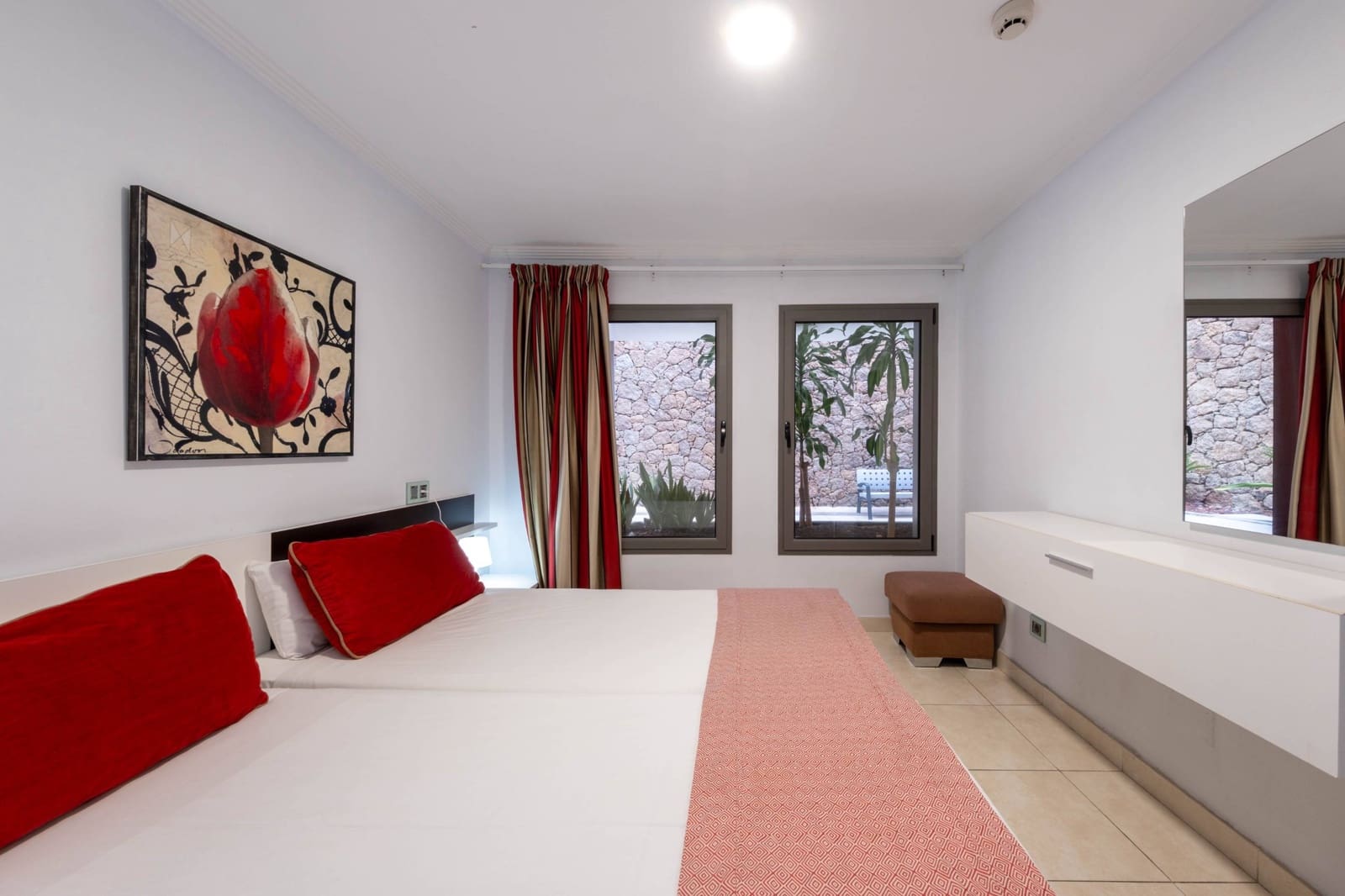 46 Zimmer Apartment zu verkaufen in Amadores mit Pool Garage - 11.400.000 € (Ref: 8570382)