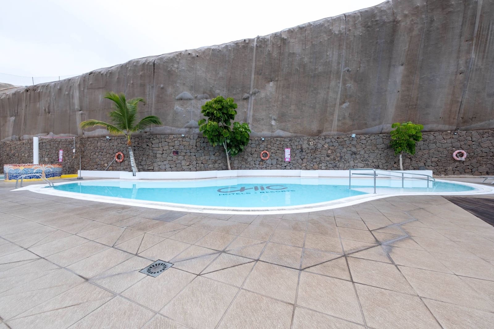 46 bedroom Apartment for sale in Amadores with pool garage - € 11,400,000 (Ref: 8570382)