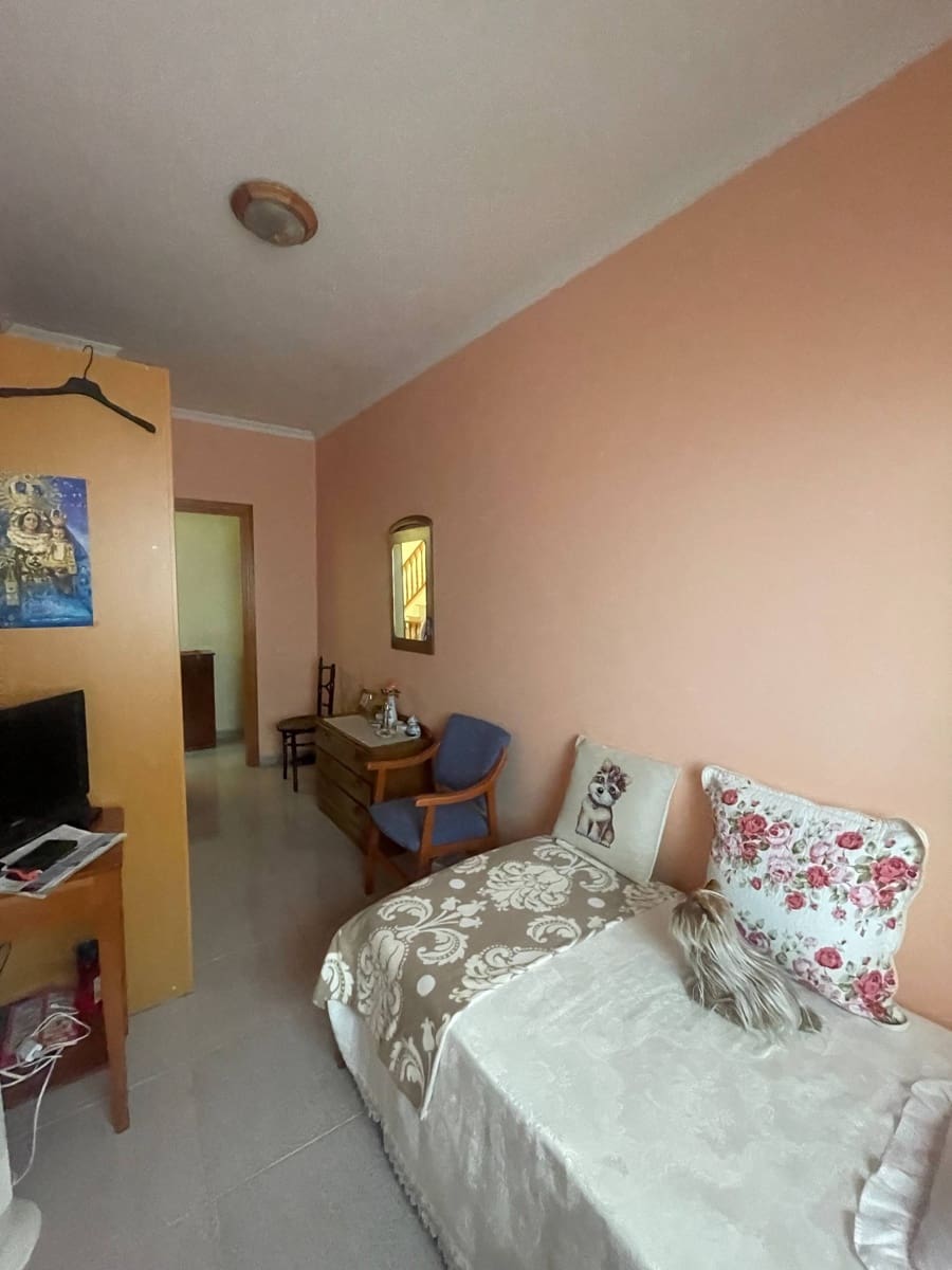 4 soverom Rekkehus til salgs i Las Palmas de Gran Canaria med garasje - € 398 000 (Ref: 8584292)