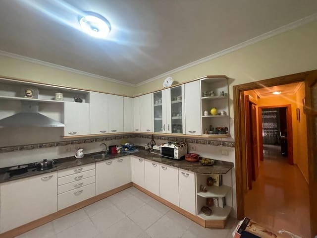 4 quarto Moradia em Banda para venda em Arenales - Lugo - Avda. Marítima, Las Palmas de Gran Canaria com garagem - 398 000 € (Ref: 8584292)