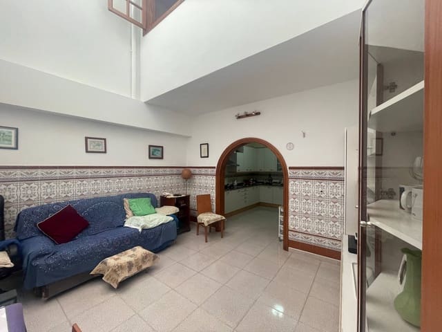 4 quarto Moradia em Banda para venda em Arenales - Lugo - Avda. Marítima, Las Palmas de Gran Canaria com garagem - 398 000 € (Ref: 8584292)