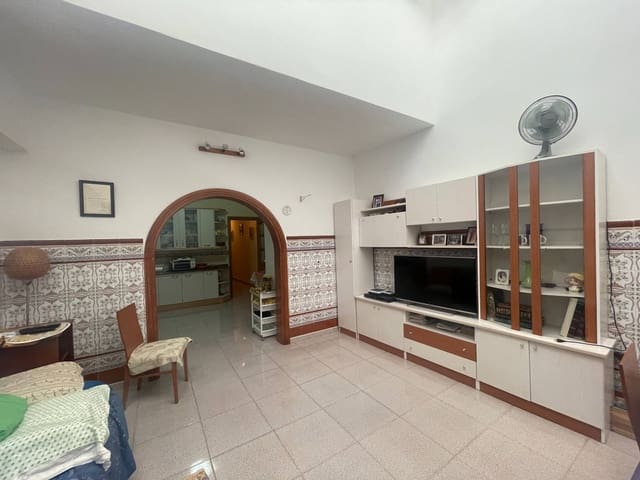 4 quarto Moradia em Banda para venda em Arenales - Lugo - Avda. Marítima, Las Palmas de Gran Canaria com garagem - 398 000 € (Ref: 8584292)