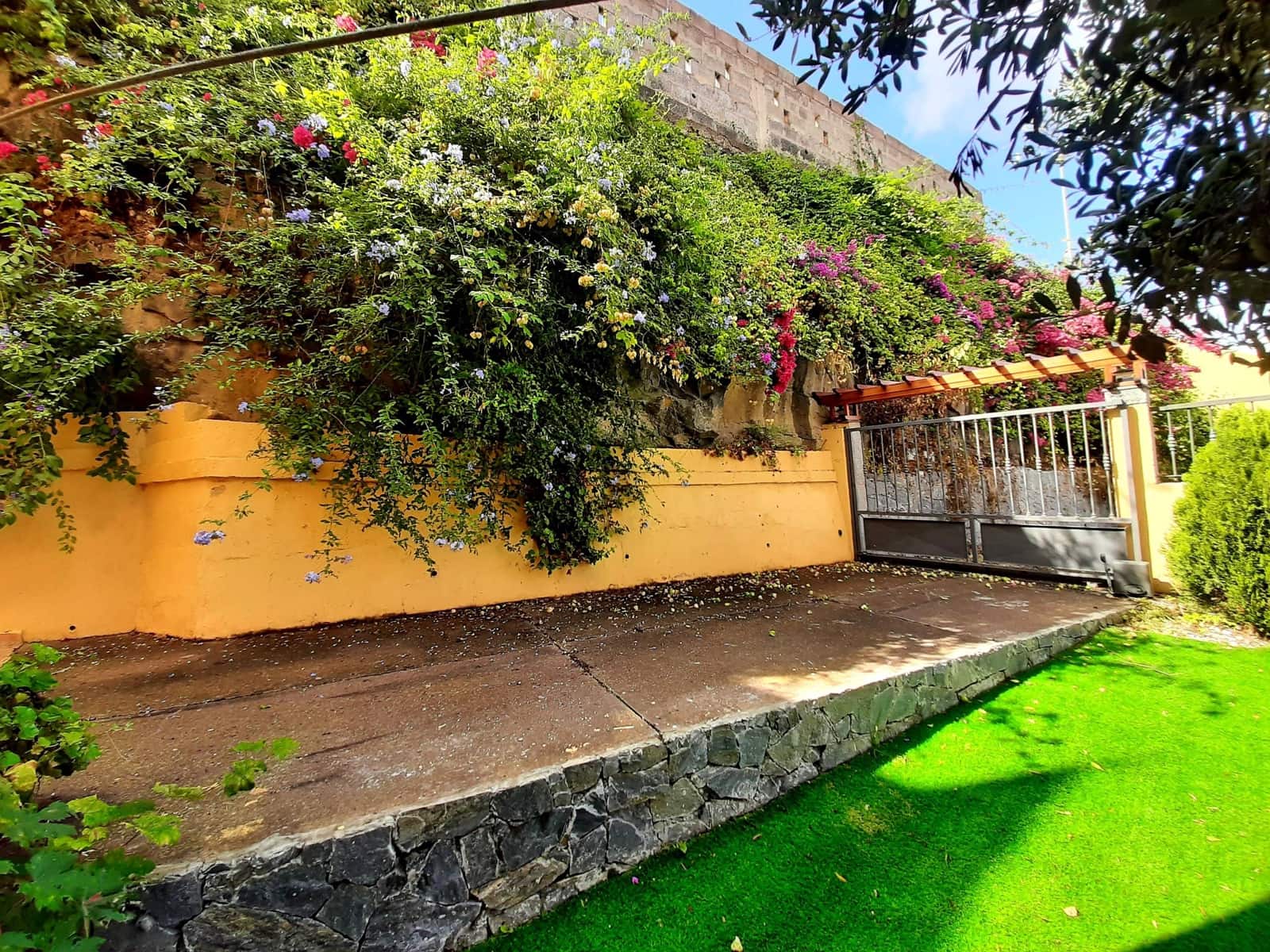 6 soveværelse Villa til salg i Arucas med garage - € 645.000 (Ref: 8620158)