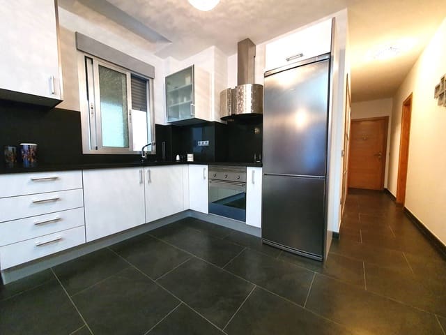 1 bedroom Flat for rent in Las Palmas de Gran Canaria with garage - € 1,300 (Ref: 8706984)