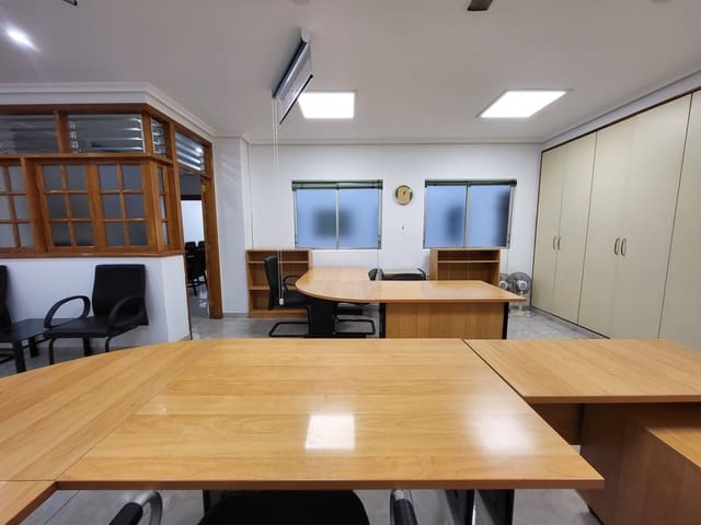 Commercial for rent in Las Palmas de Gran Canaria - € 980 (Ref: 8755675)