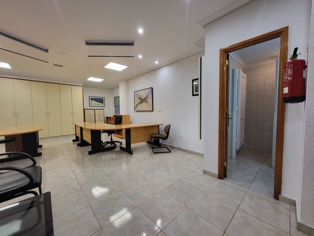 Commercial for rent in Las Palmas de Gran Canaria - € 980 (Ref: 8755675)