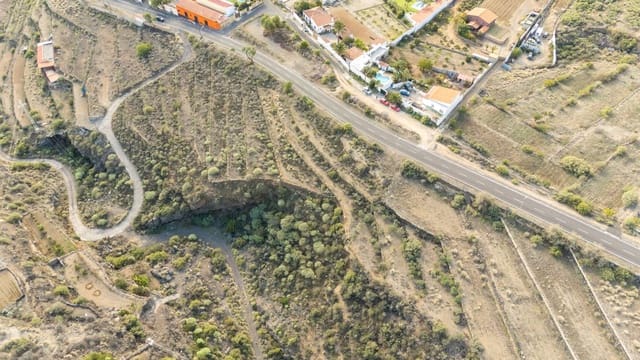 Grunde uden byggetilladelser til salg i Arafo - € 110.000 (Ref: 8789717)