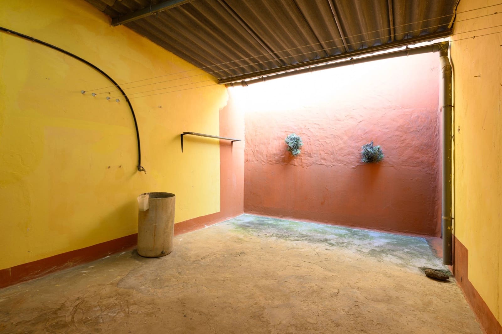 6 bedroom Villa for sale in Firgas - € 275,000 (Ref: 8851945)