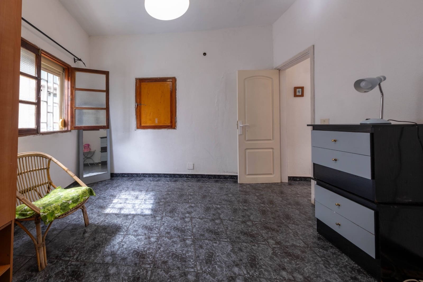 8 quarto Comercial para venda em Las Palmas de Gran Canaria - 345 000 € (Ref: 8892940)