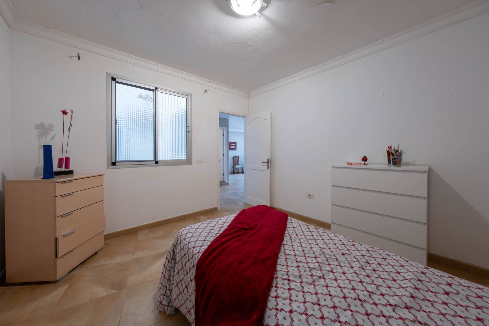 8 quarto Comercial para venda em Las Palmas de Gran Canaria - 345 000 € (Ref: 8892940)