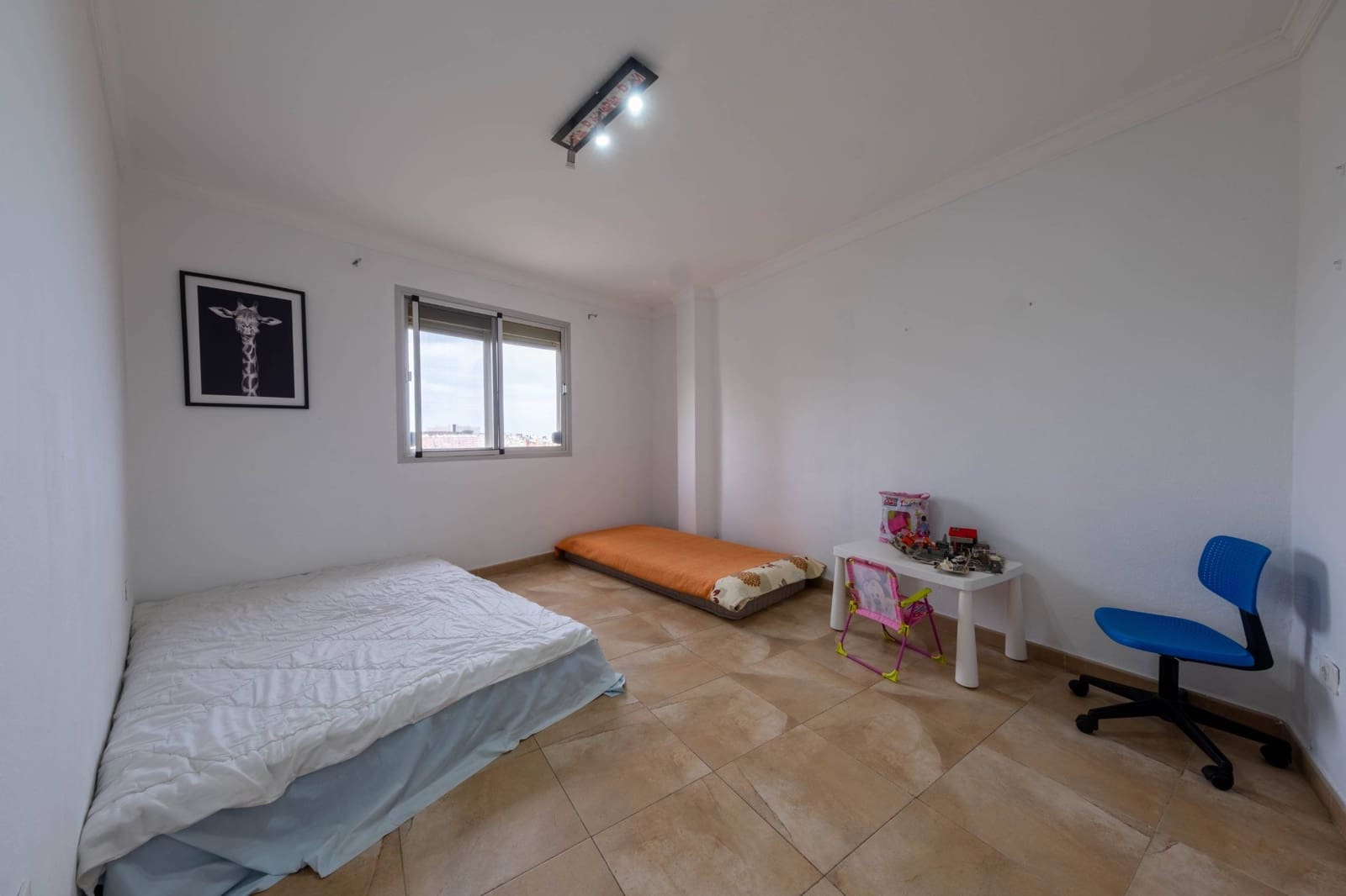 8 quarto Comercial para venda em Las Palmas de Gran Canaria - 345 000 € (Ref: 8892940)