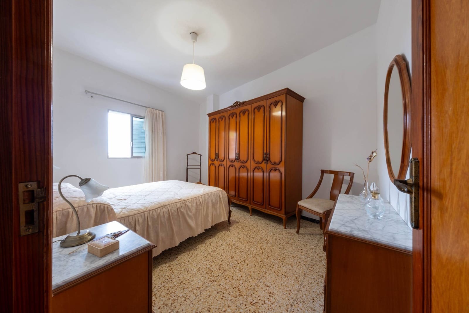 8 quarto Comercial para venda em Las Palmas de Gran Canaria - 345 000 € (Ref: 8892940)