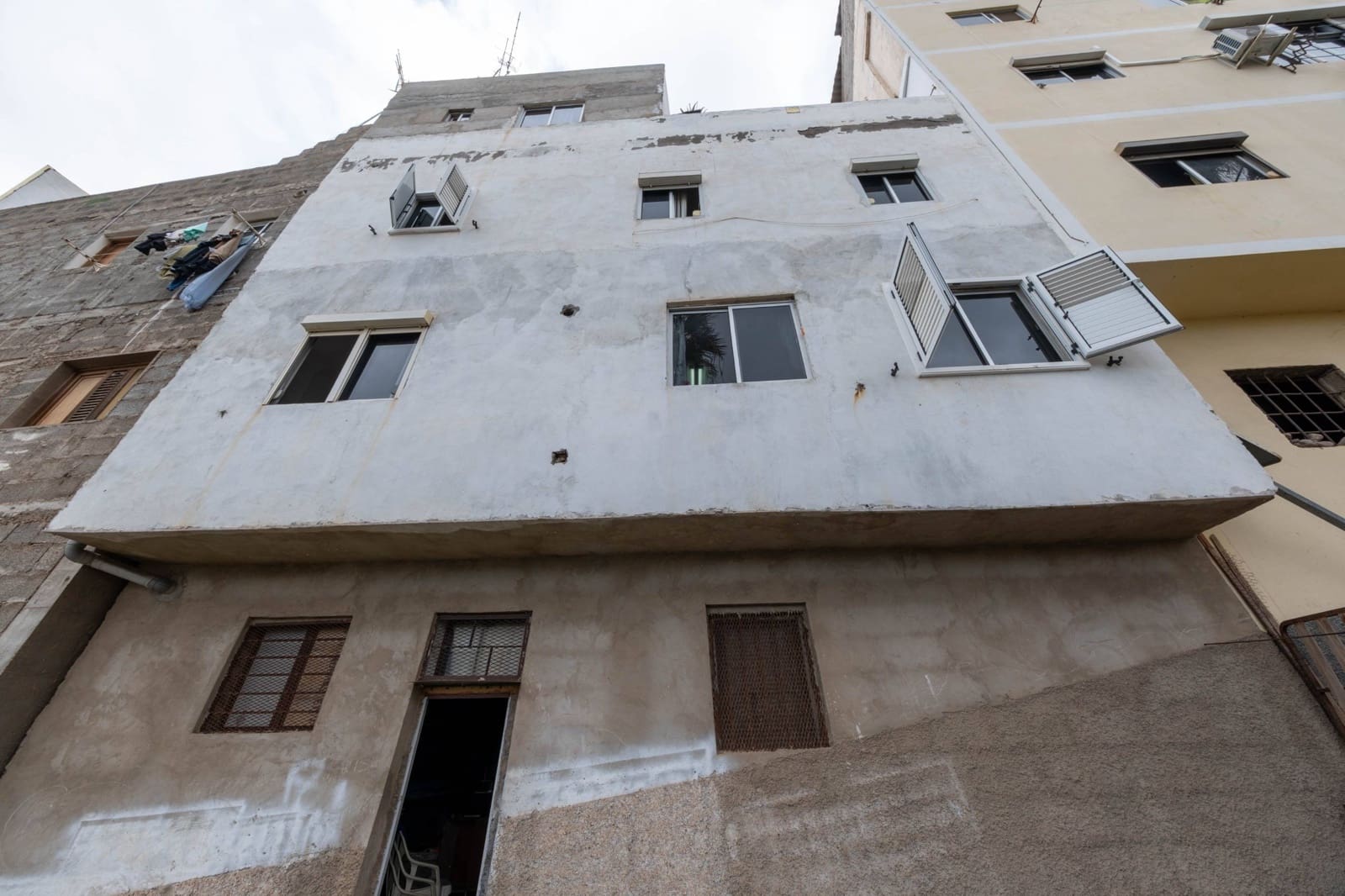 8 quarto Comercial para venda em Las Palmas de Gran Canaria - 345 000 € (Ref: 8892940)