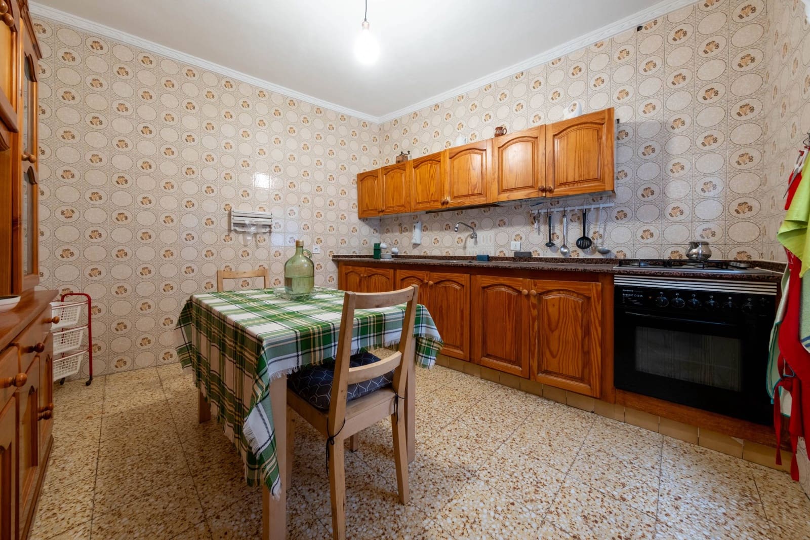 8 quarto Comercial para venda em Las Palmas de Gran Canaria - 345 000 € (Ref: 8892940)