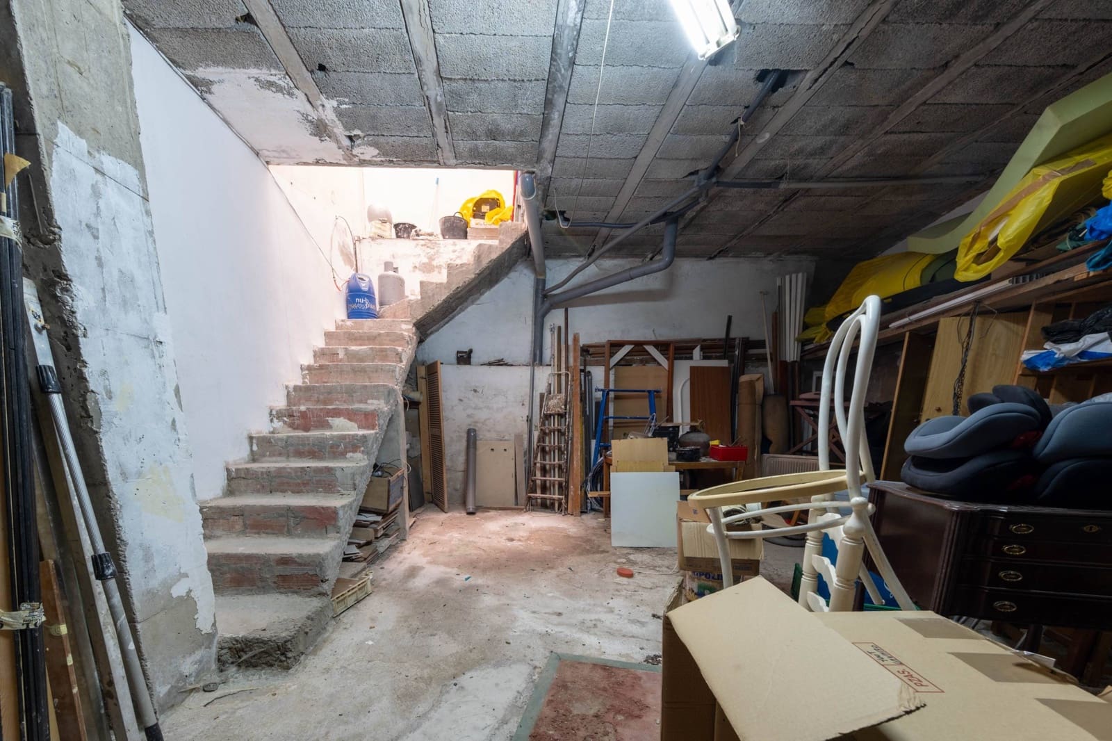 8 quarto Comercial para venda em Las Palmas de Gran Canaria - 345 000 € (Ref: 8892940)