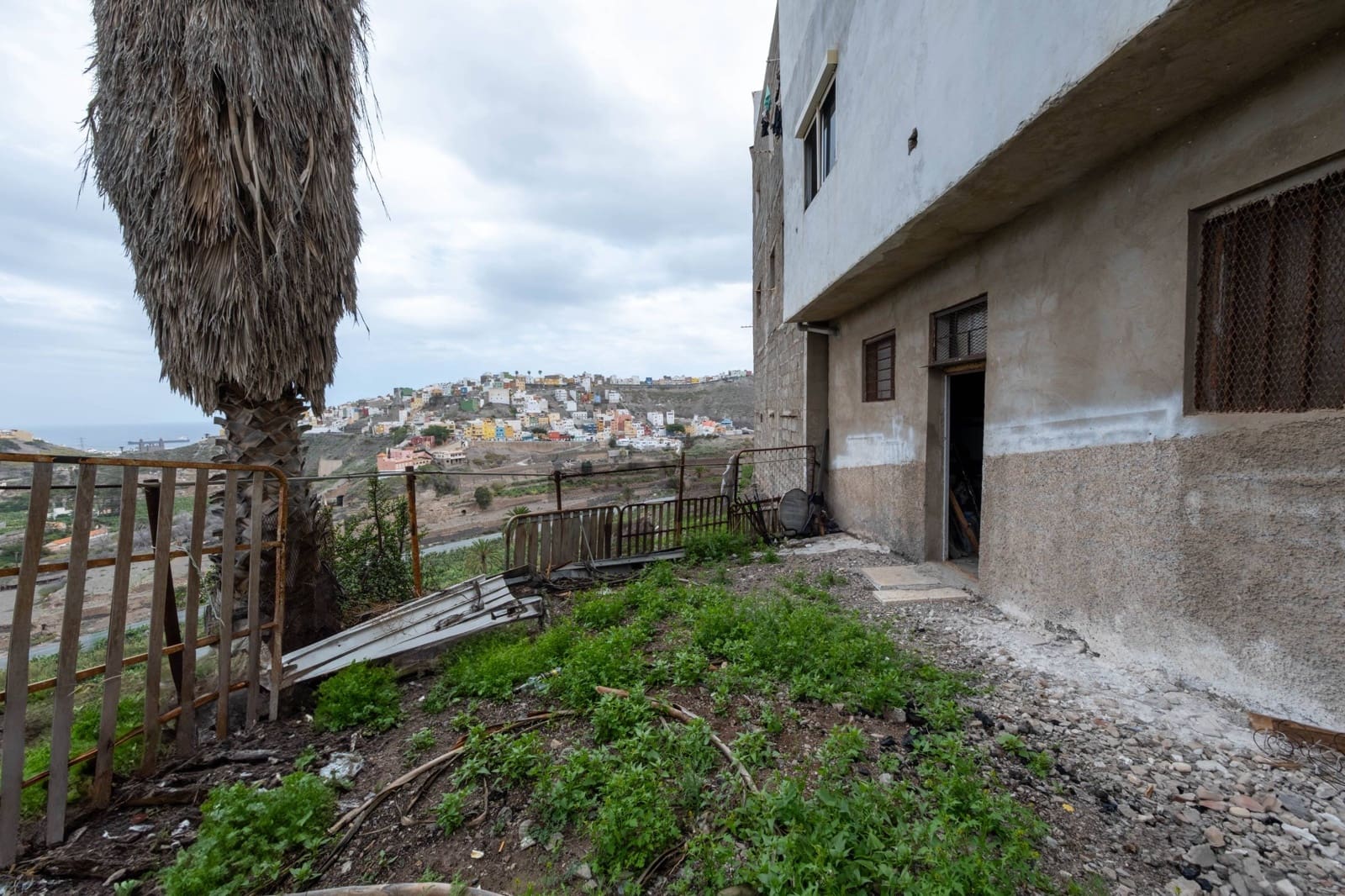 8 quarto Comercial para venda em Las Palmas de Gran Canaria - 345 000 € (Ref: 8892940)