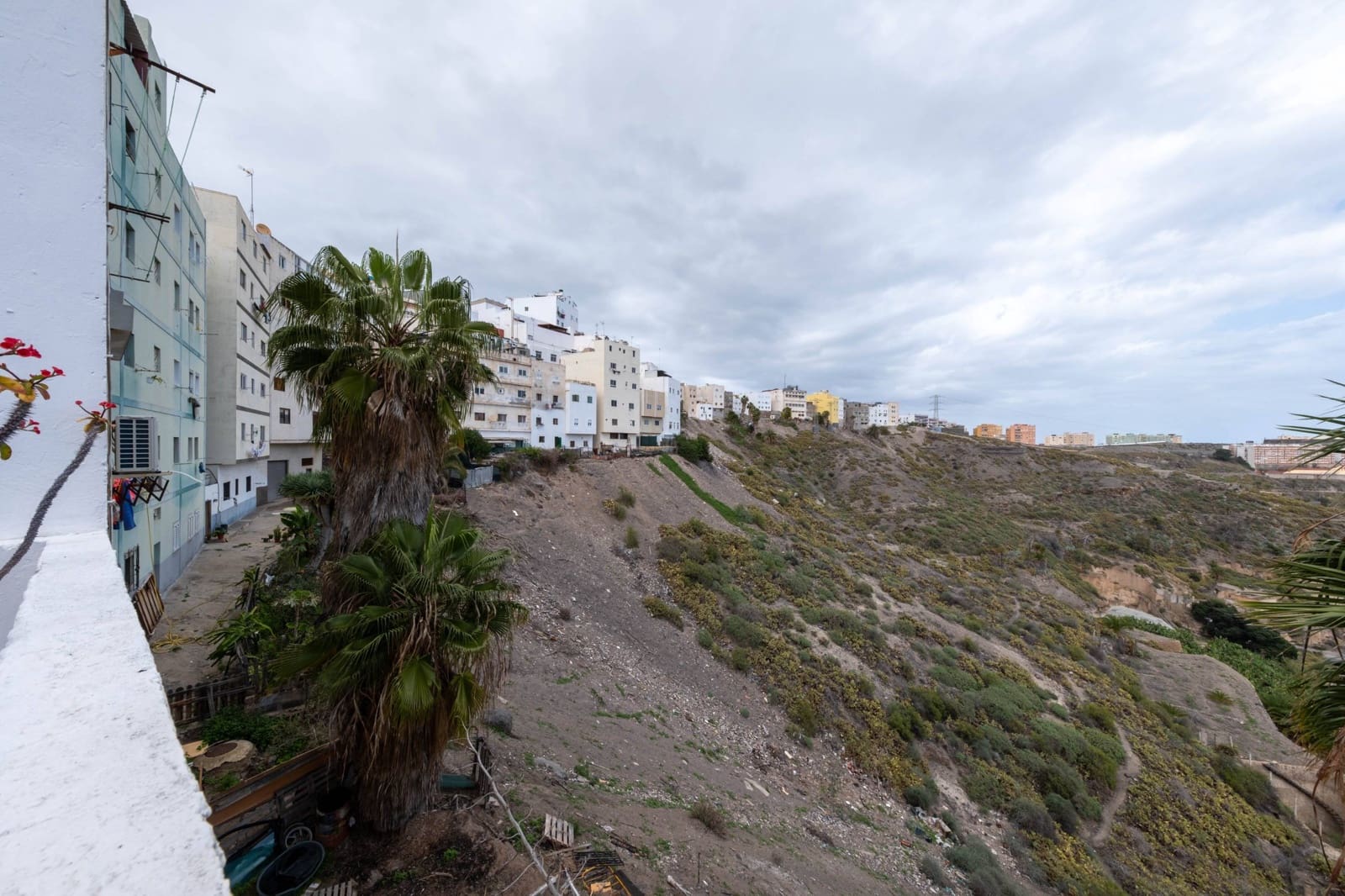 8 quarto Comercial para venda em Las Palmas de Gran Canaria - 345 000 € (Ref: 8892940)