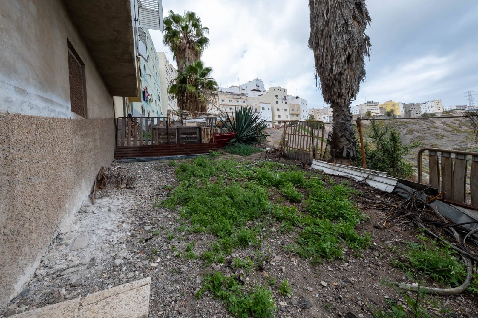 8 quarto Comercial para venda em Las Palmas de Gran Canaria - 345 000 € (Ref: 8892940)