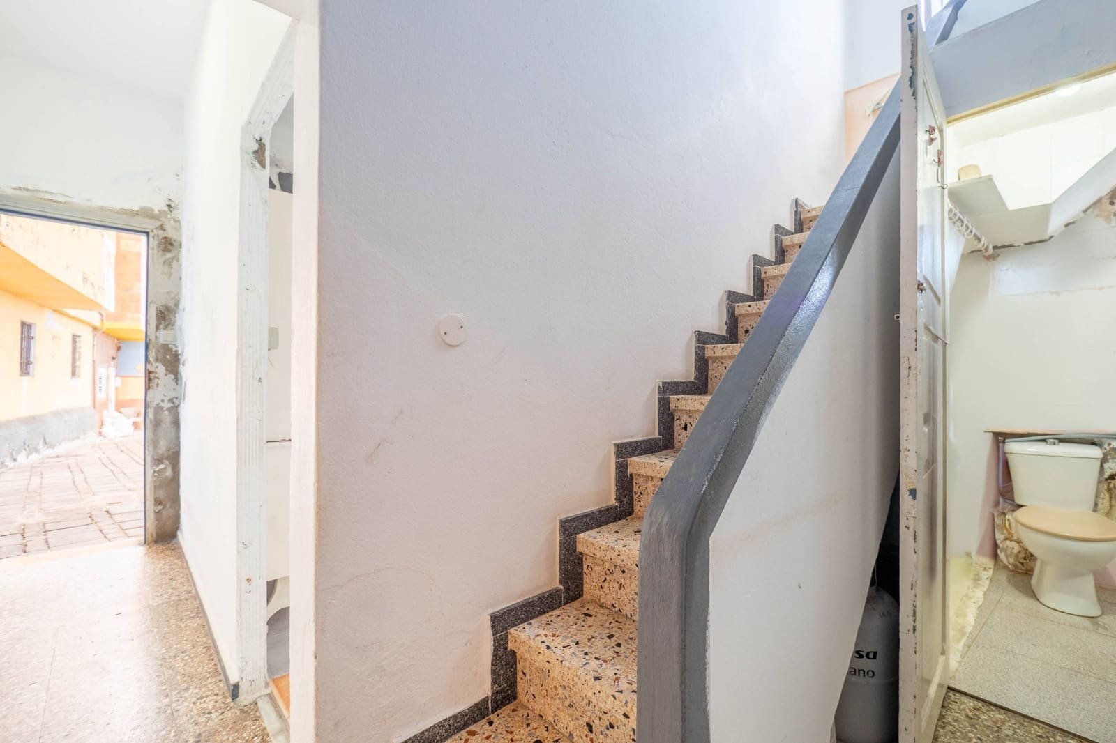 4 quarto Moradia para venda em Las Palmas de Gran Canaria - 200 000 € (Ref: 8907435)