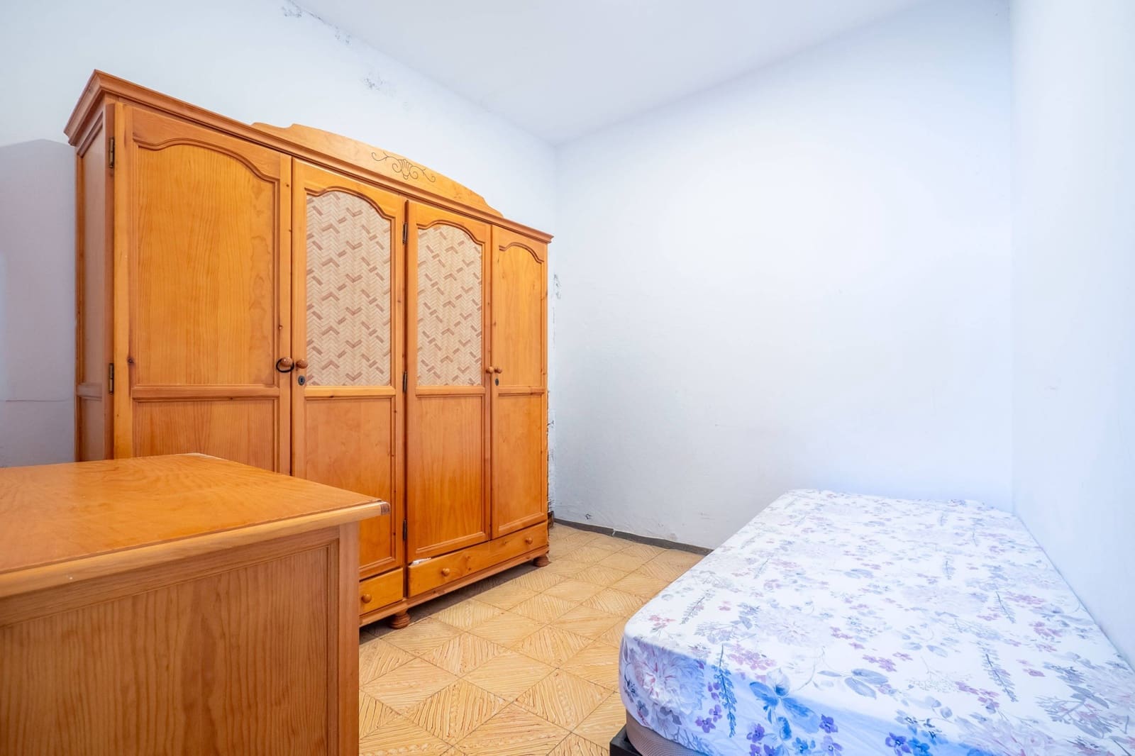 4 quarto Moradia para venda em Las Palmas de Gran Canaria - 200 000 € (Ref: 8907435)