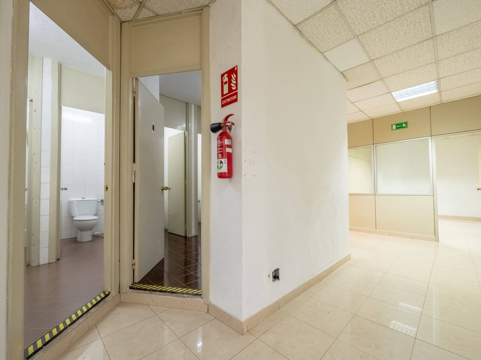 Kaupallinen myytävänä paikassa Las Palmas de Gran Canaria mukana 
autotalli - 1 300 000 € (Ref: 8911025)