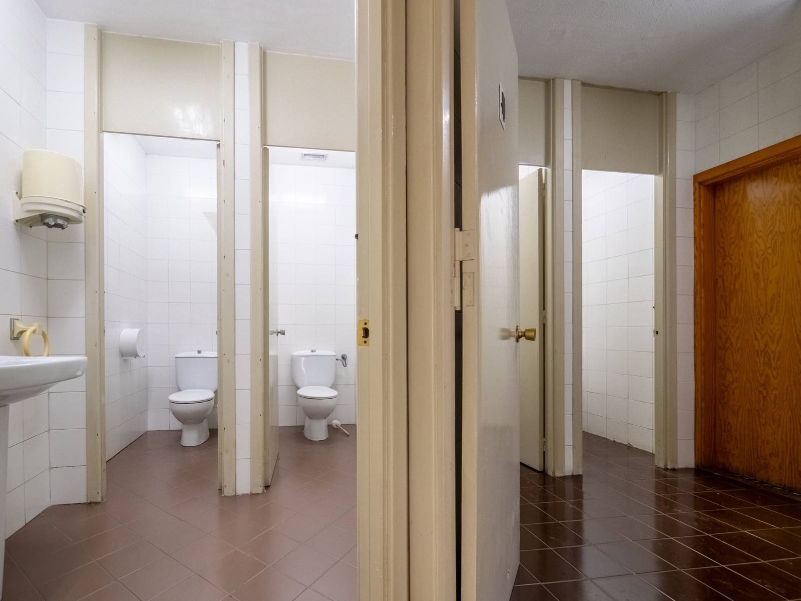 Kaupallinen myytävänä paikassa Las Palmas de Gran Canaria mukana 
autotalli - 1 300 000 € (Ref: 8911025)