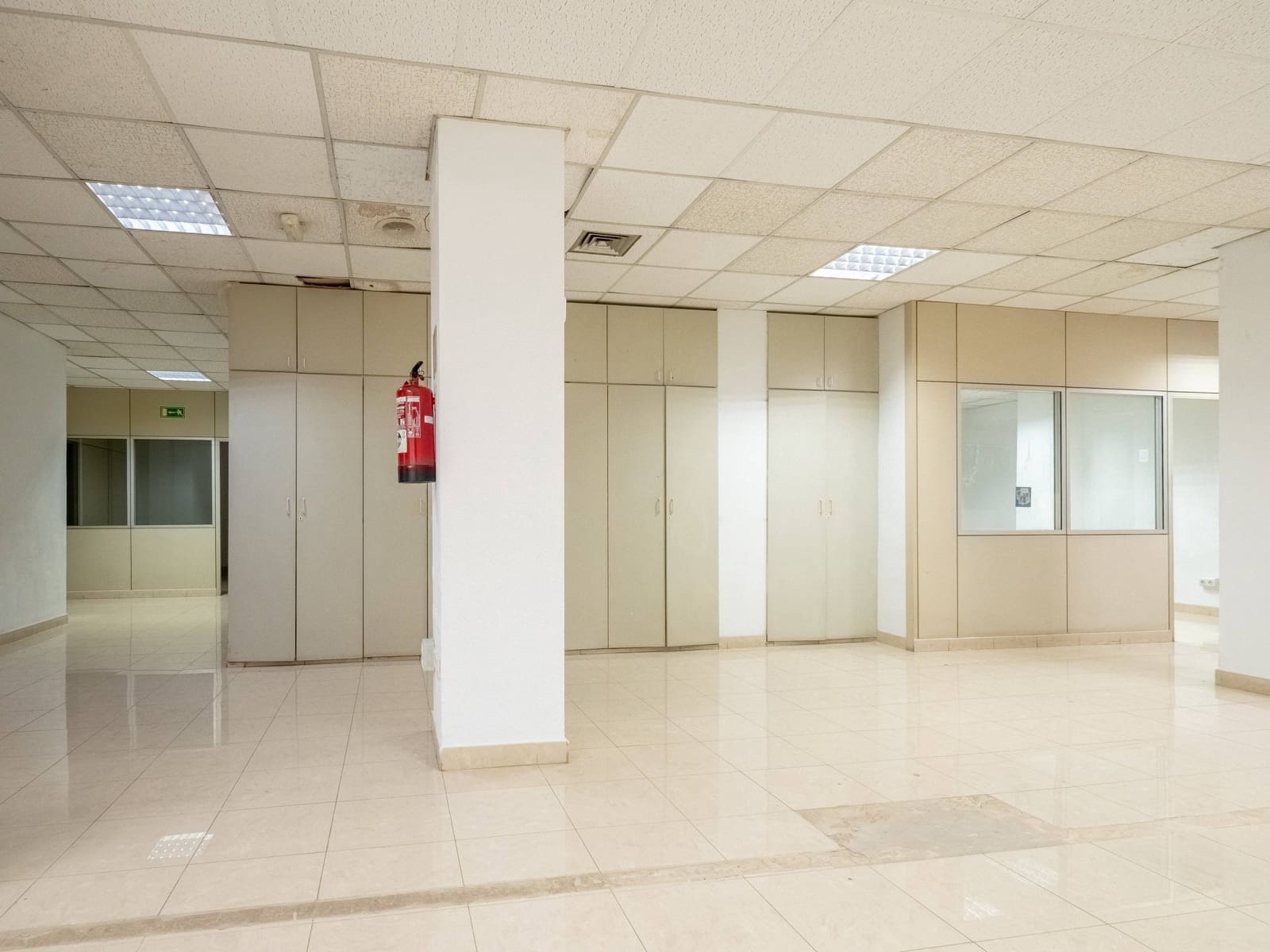 Kaupallinen myytävänä paikassa Las Palmas de Gran Canaria mukana 
autotalli - 1 300 000 € (Ref: 8911025)