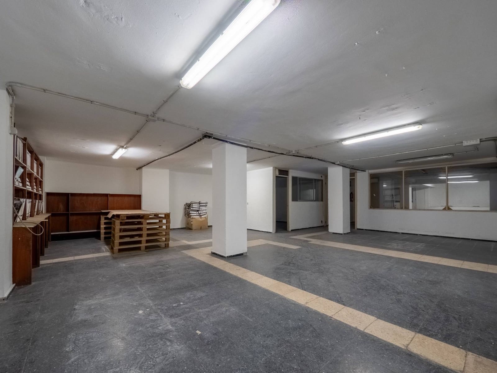 Kaupallinen myytävänä paikassa Las Palmas de Gran Canaria mukana 
autotalli - 1 300 000 € (Ref: 8911025)