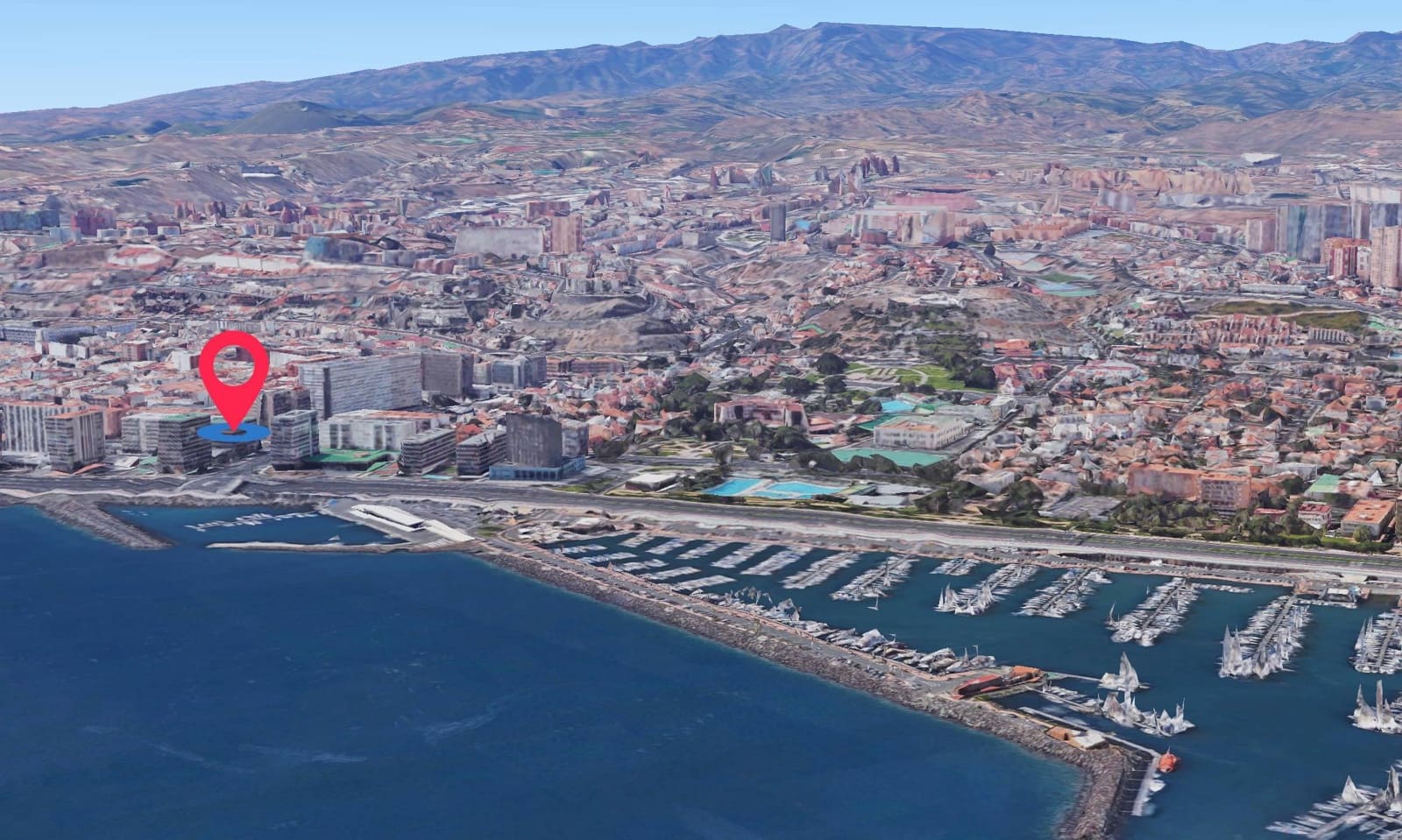 Kaupallinen myytävänä paikassa Las Palmas de Gran Canaria mukana 
autotalli - 1 300 000 € (Ref: 8911025)