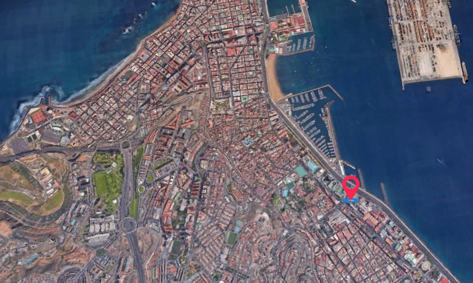 Kaupallinen myytävänä paikassa Las Palmas de Gran Canaria mukana 
autotalli - 1 300 000 € (Ref: 8911025)