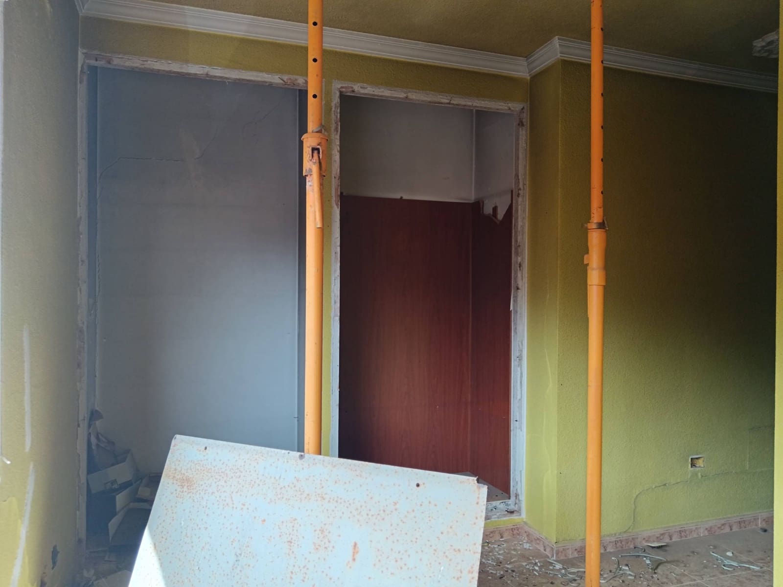 4 soveværelse Rækkehus til salg i Santa Cruz de Tenerife med garage - € 109.000 (Ref: 8913099)