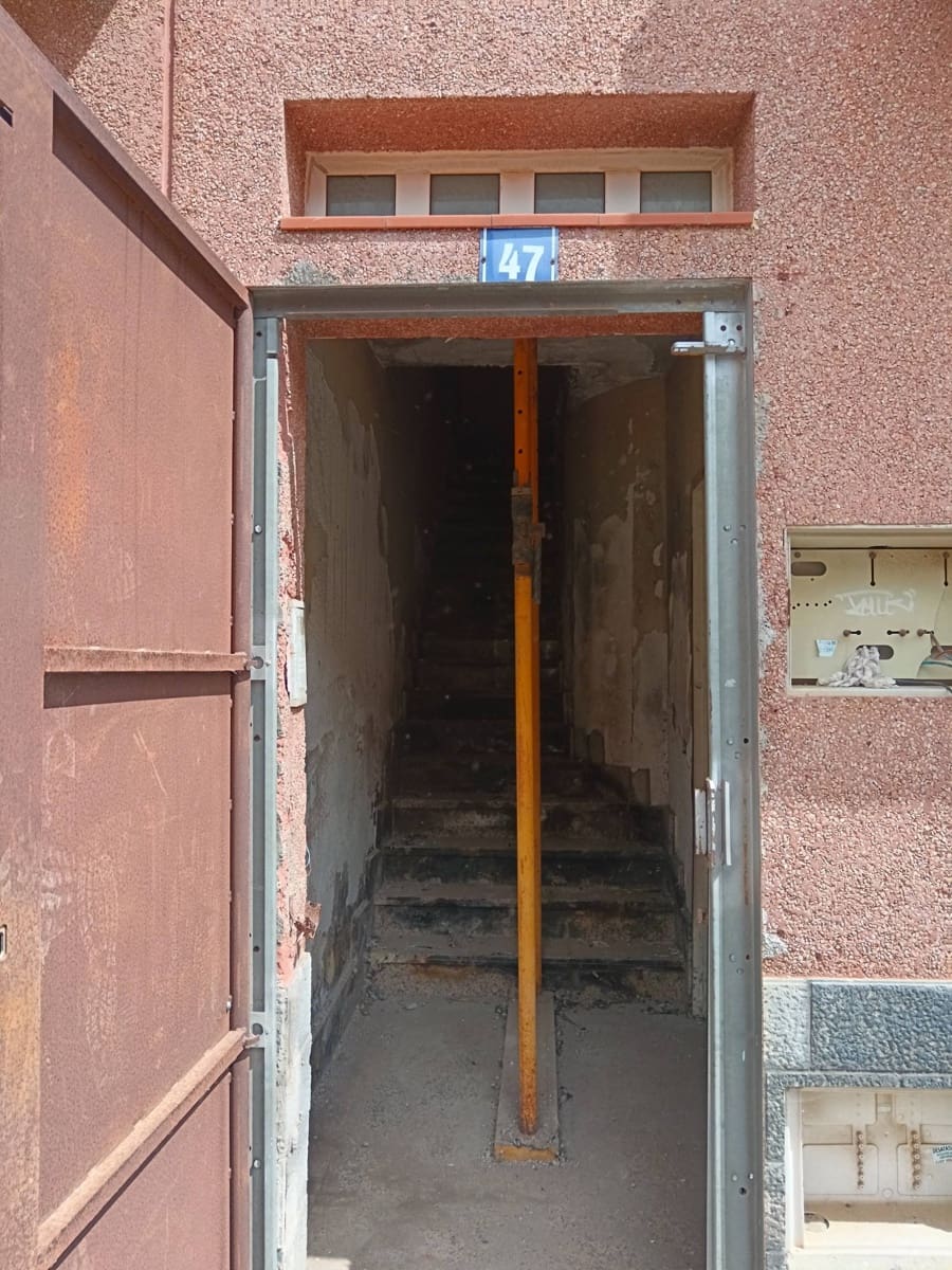 4 soveværelse Rækkehus til salg i Santa Cruz de Tenerife med garage - € 109.000 (Ref: 8913099)