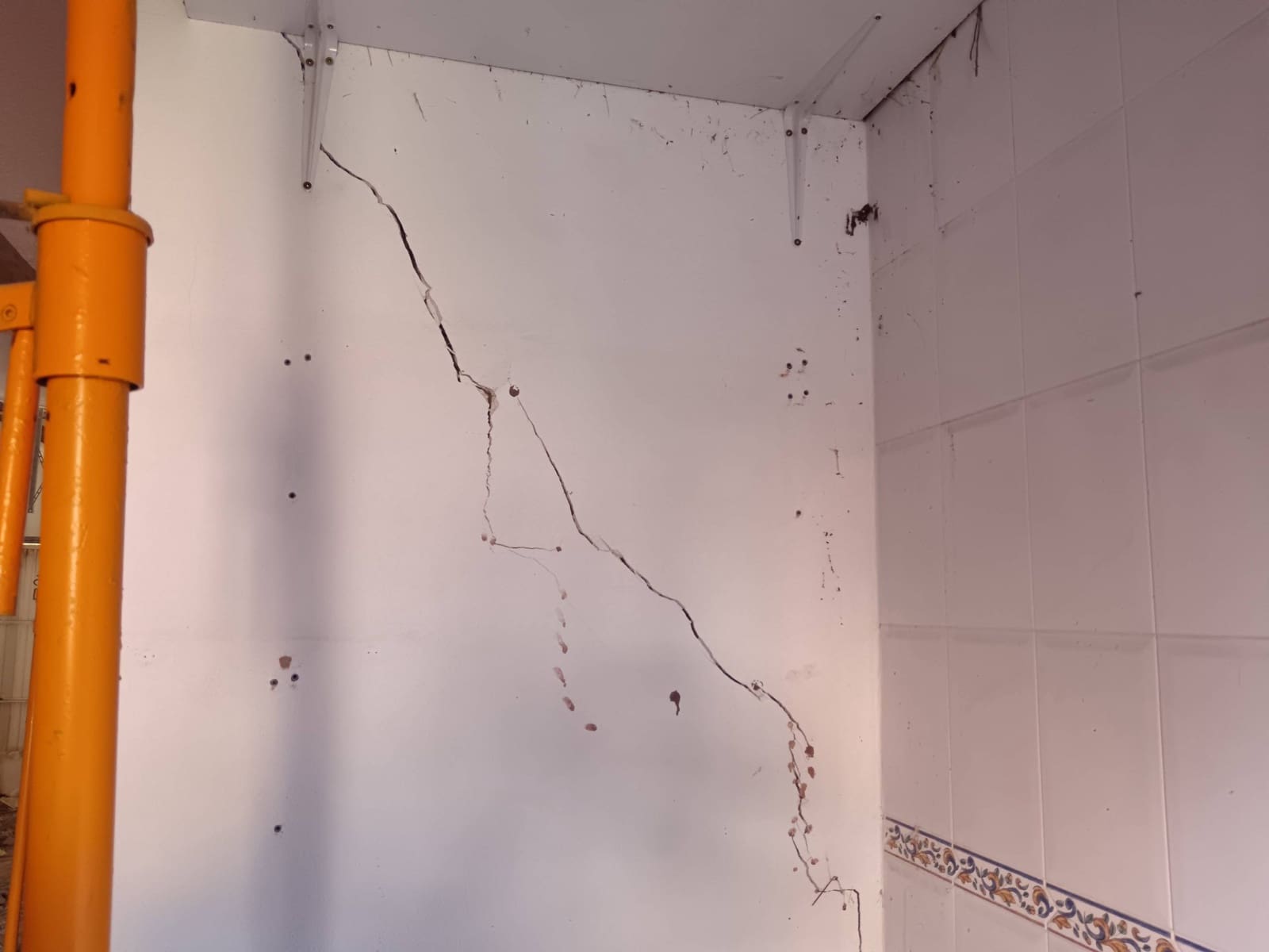 4 soveværelse Rækkehus til salg i Santa Cruz de Tenerife med garage - € 109.000 (Ref: 8913099)