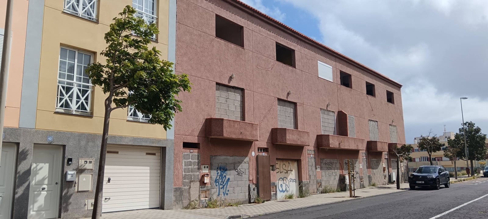 4 soveværelse Rækkehus til salg i Santa Cruz de Tenerife med garage - € 109.000 (Ref: 8913099)