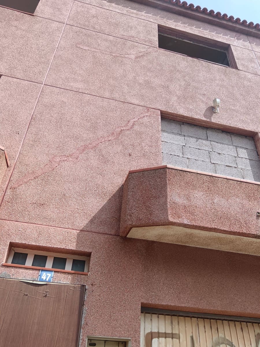 4 soveværelse Rækkehus til salg i Santa Cruz de Tenerife med garage - € 109.000 (Ref: 8913099)