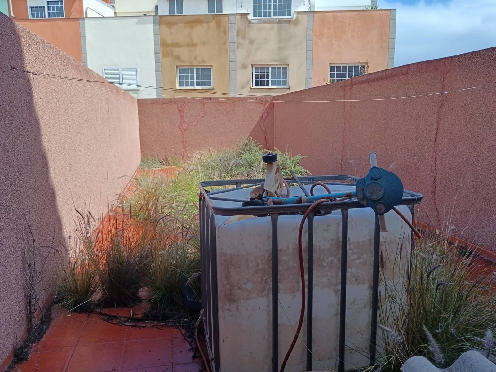 4 soveværelse Rækkehus til salg i Santa Cruz de Tenerife med garage - € 109.000 (Ref: 8913099)