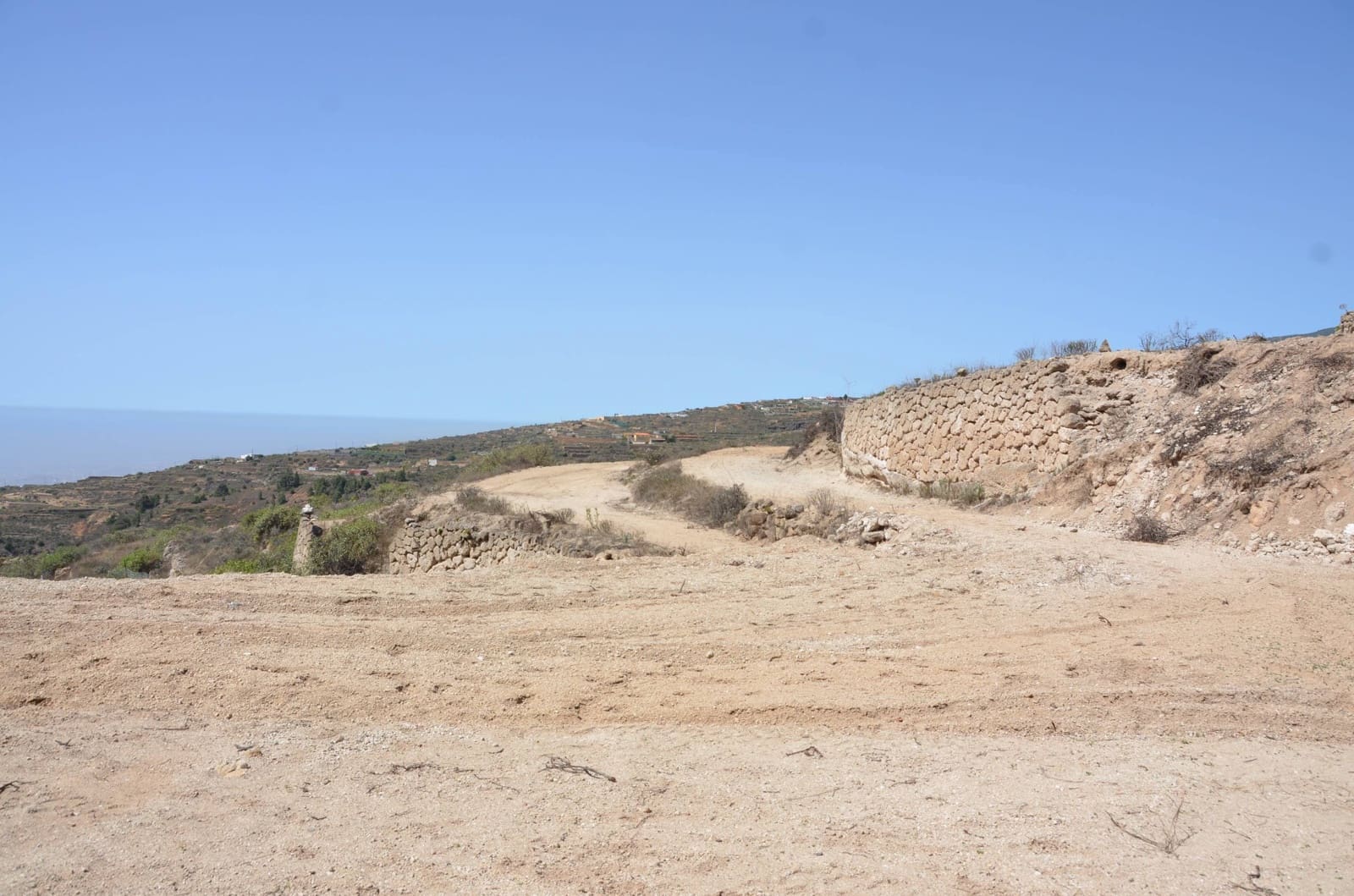 Grunde uden byggetilladelser til salg i Guimar - € 99.800 (Ref: 8917909)