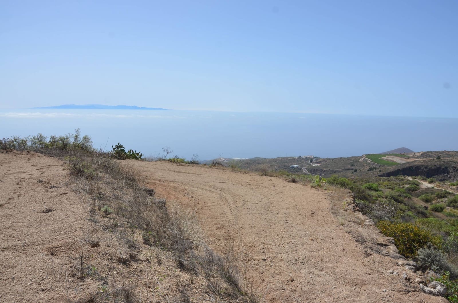 Grunde uden byggetilladelser til salg i Guimar - € 99.800 (Ref: 8917909)